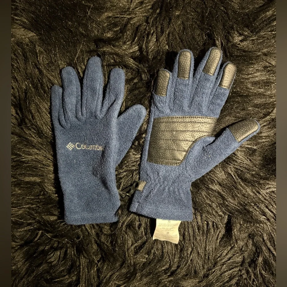 Columbia Navy and Charcoal Fleece kids Gloves clip to attach them
